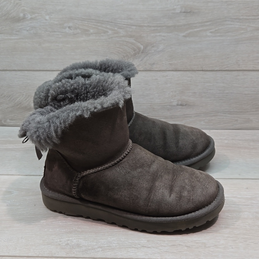 Ugg Australia Women Suede Insulated Lined Sheepskin Bow boots shoes sz 6